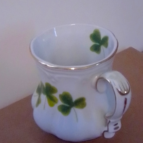 Porcelain cup and trinket box - Picture 5 of 14